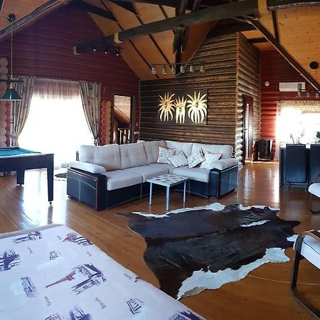 Luxury Villa With Pool And Sauna Csernyivci Kültér fotó