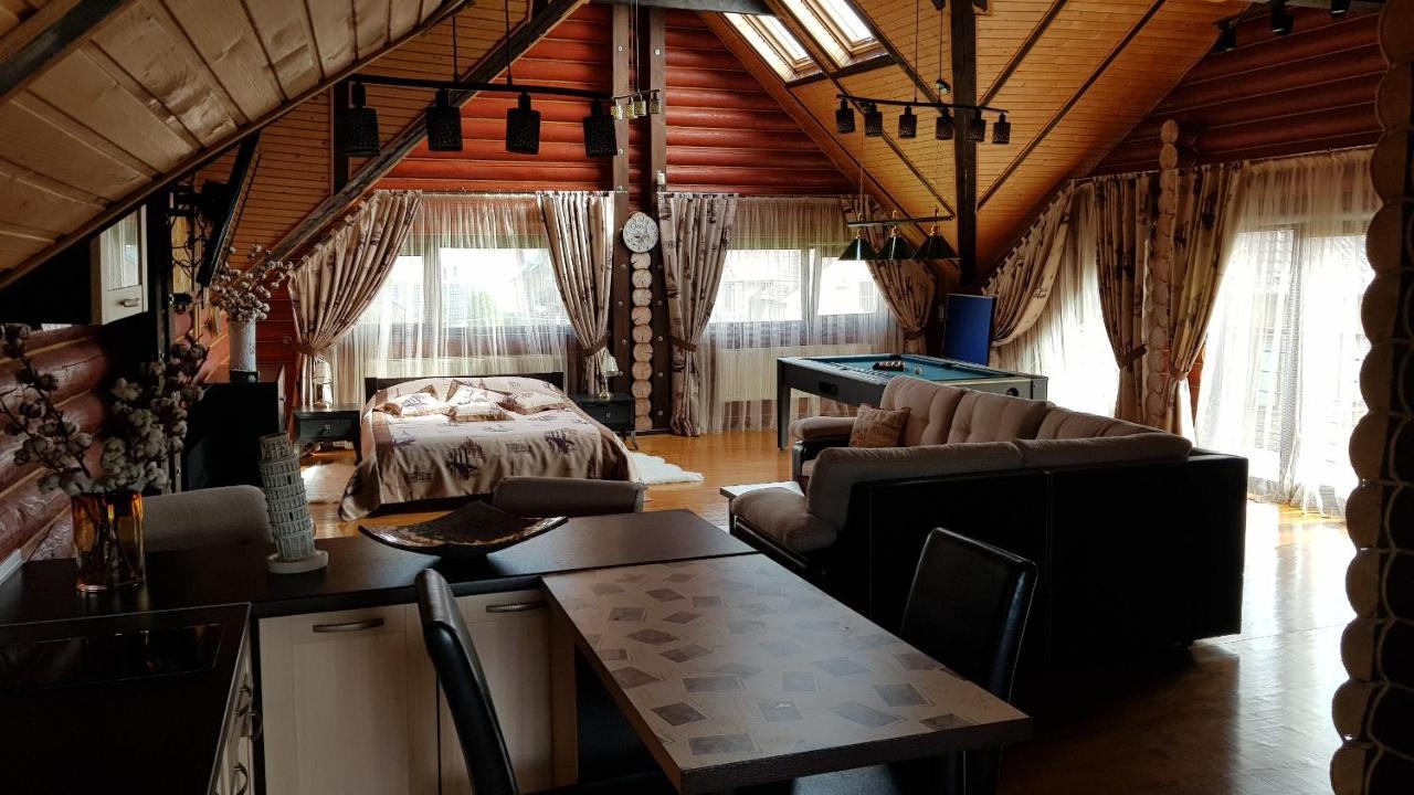 Luxury Villa With Pool And Sauna Csernyivci Kültér fotó