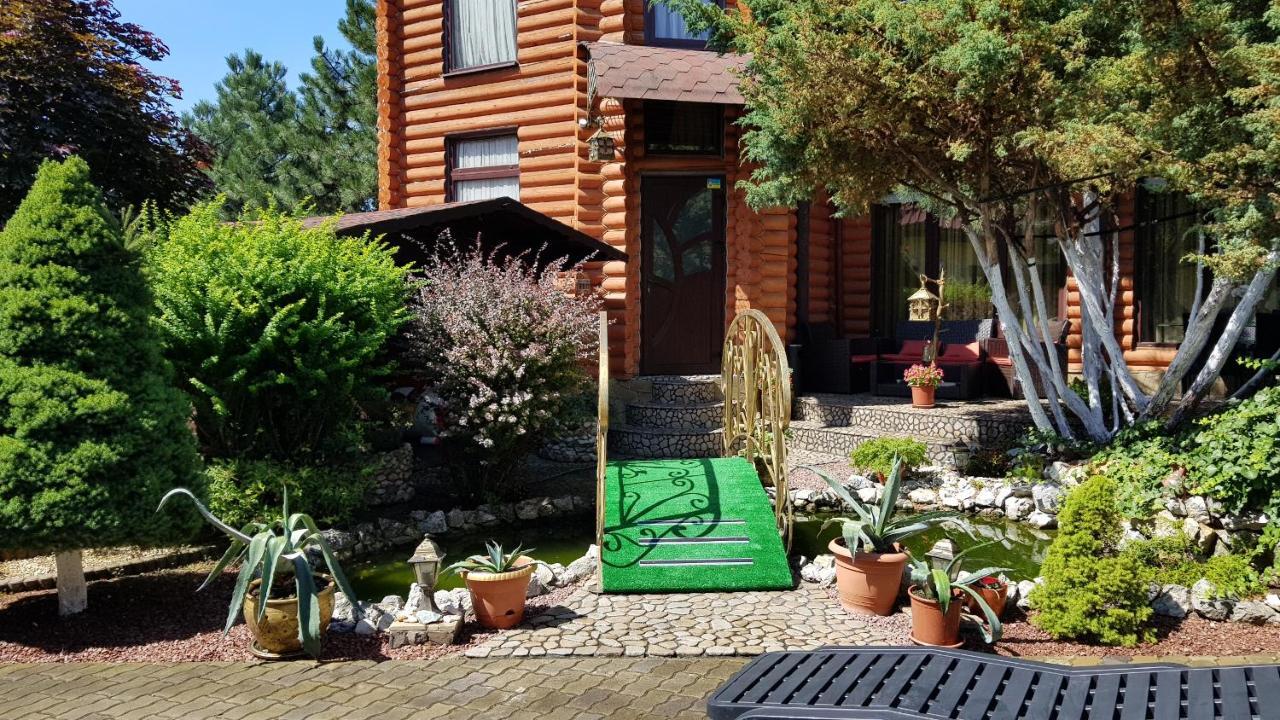 Luxury Villa With Pool And Sauna Csernyivci Kültér fotó