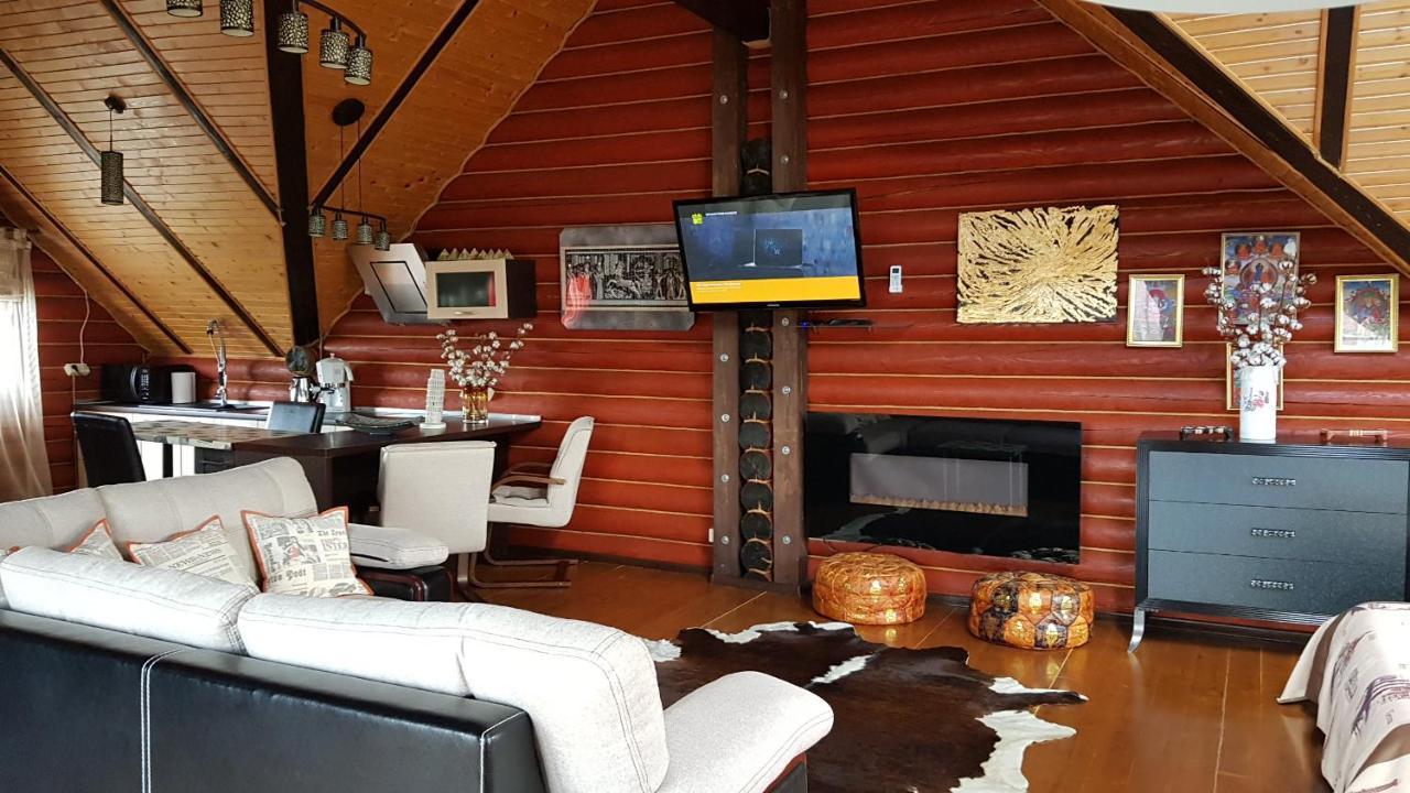 Luxury Villa With Pool And Sauna Csernyivci Kültér fotó