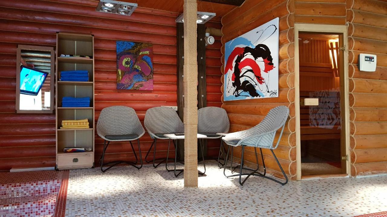 Luxury Villa With Pool And Sauna Csernyivci Kültér fotó