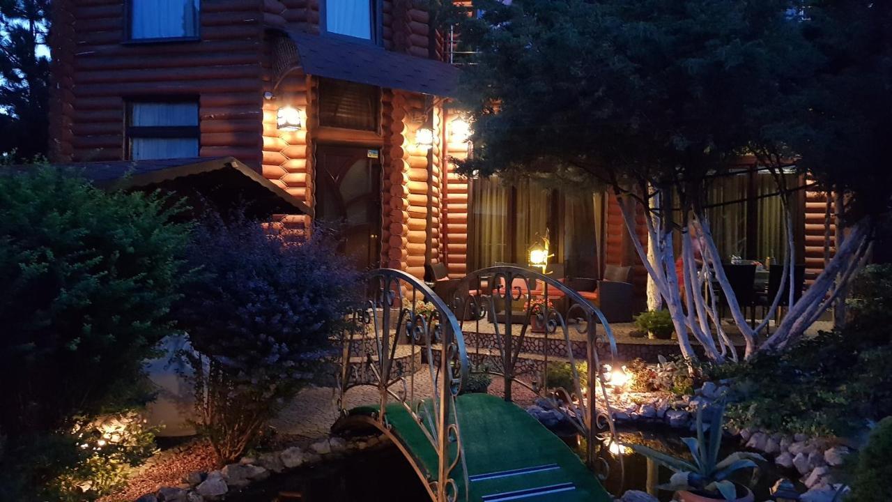 Luxury Villa With Pool And Sauna Csernyivci Kültér fotó