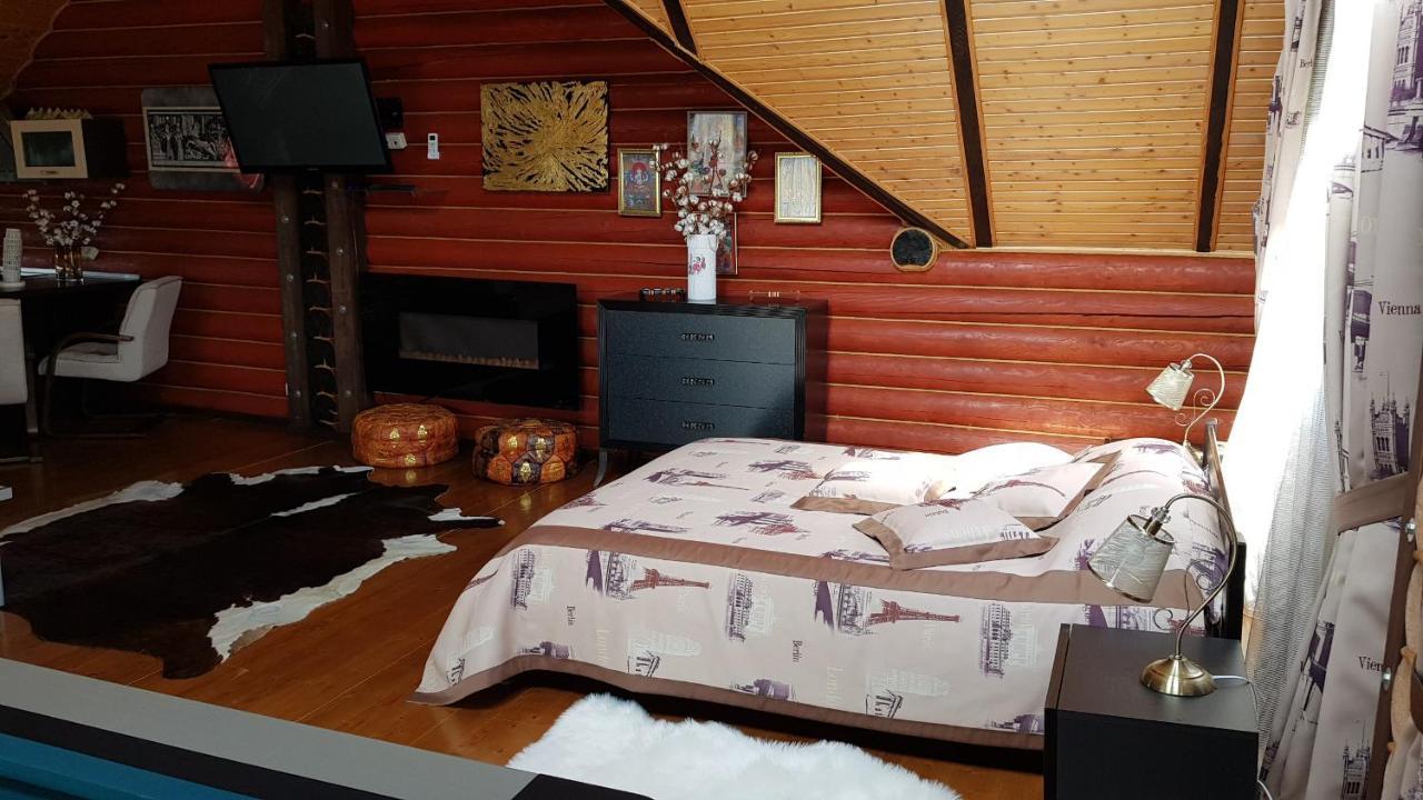 Luxury Villa With Pool And Sauna Csernyivci Kültér fotó