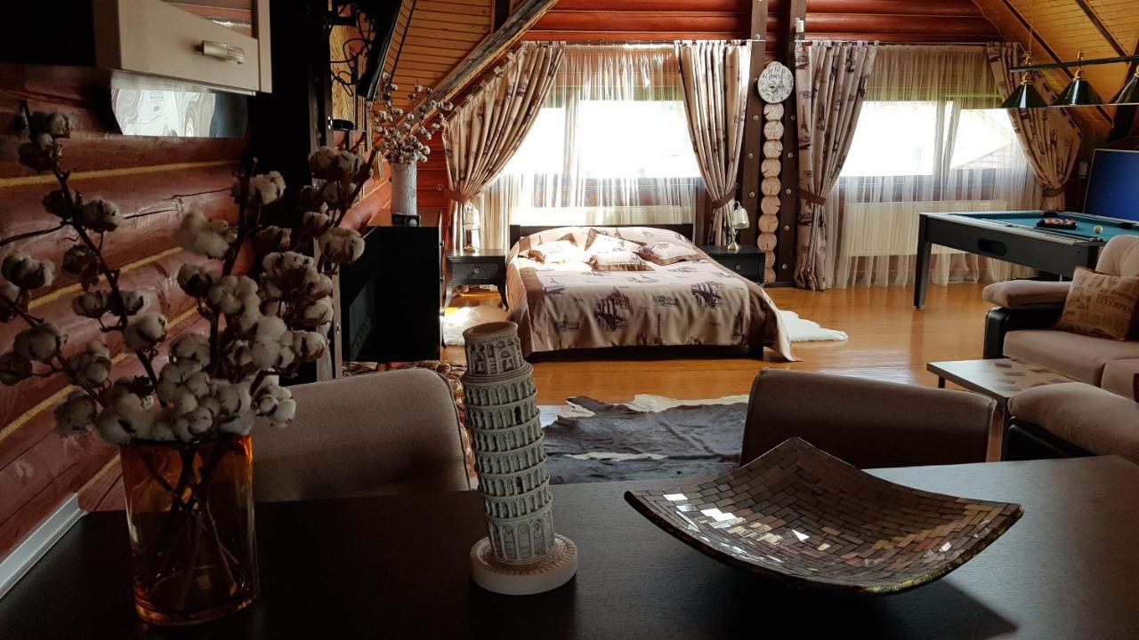 Luxury Villa With Pool And Sauna Csernyivci Kültér fotó