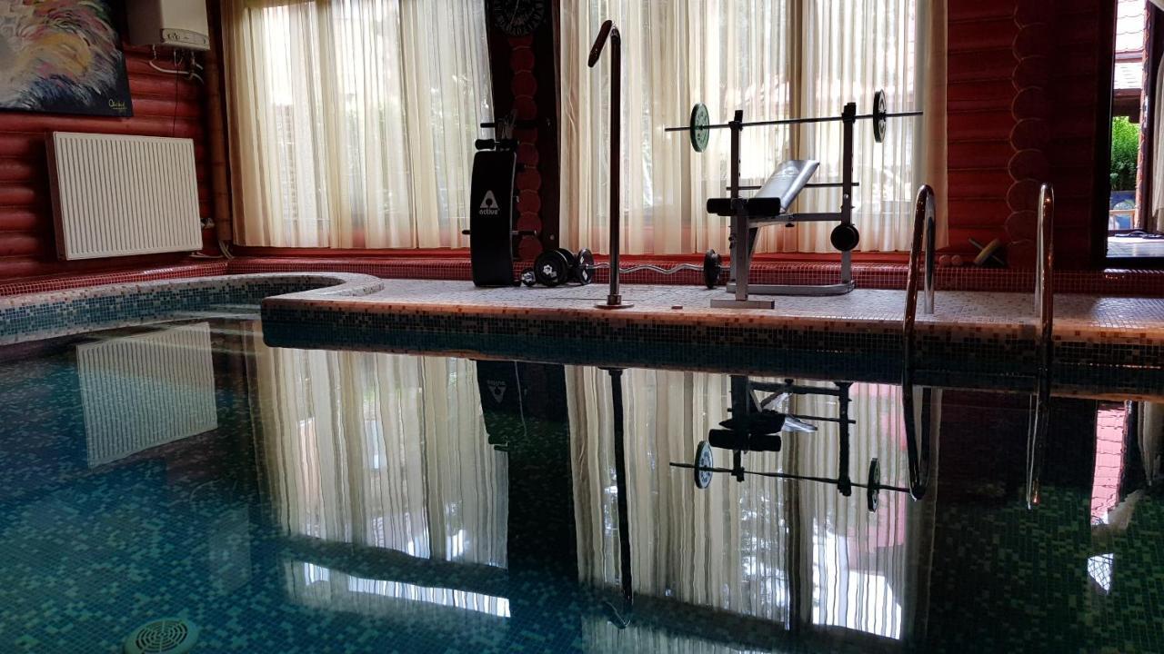 Luxury Villa With Pool And Sauna Csernyivci Kültér fotó