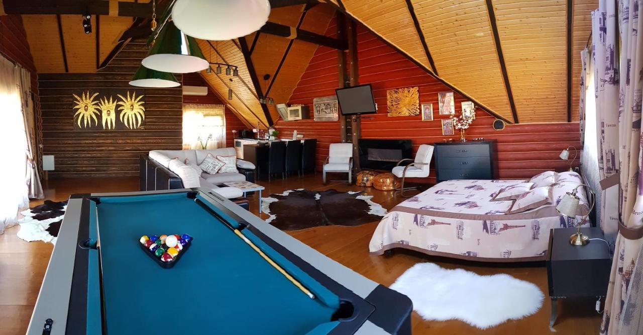 Luxury Villa With Pool And Sauna Csernyivci Kültér fotó
