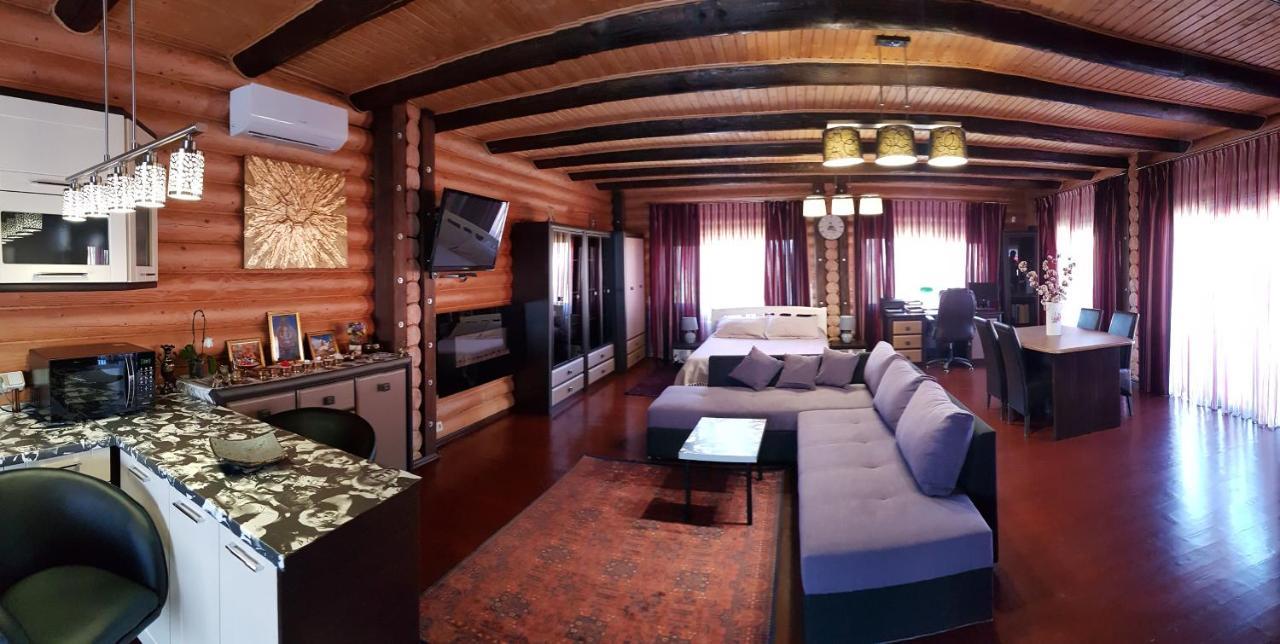 Luxury Villa With Pool And Sauna Csernyivci Kültér fotó