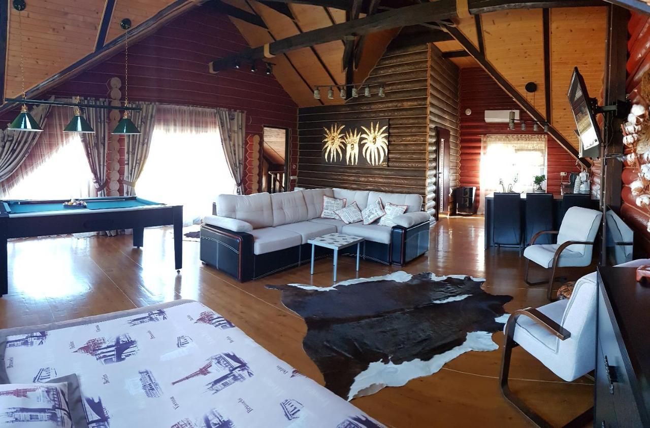 Luxury Villa With Pool And Sauna Csernyivci Kültér fotó